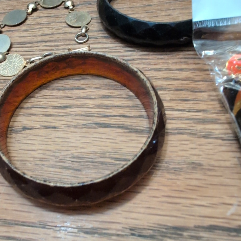 Fashion Bracelet Lot Mixed Styles‎ Beaded Bangle Shell Halloween 14pc Set - Picture 9 of 10